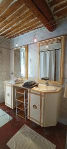 Appartements Appartement centre village medieval Bormes-les-Mimosas, 1 chambre, 3 personnes : photos des chambres