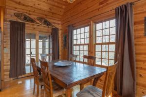 The Great Escape - Cabin with shared pool access