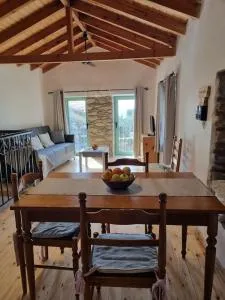 Mikri Kardia - Nomitsís