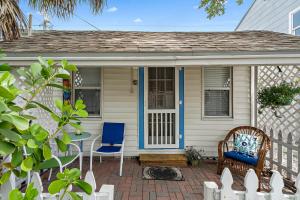 Little Pineapple Cottage