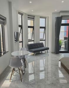 Ami Foreign Center Da Nang 2 Cozy Room 005 - 2 Facades, Balcony, Many Windows