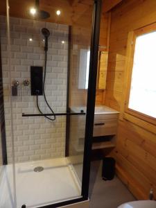 Campings Camping Smile & Braudieres : Chalet 3 Chambres