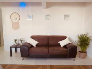 2 Céntrico y Amplio Departamento para 2 a 6 personas