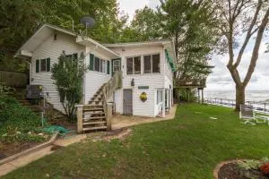 Front seat view of Lake Michigan for beautiful sunsets and crashing waves - Covert