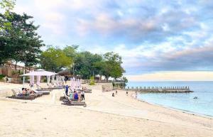 Mactan Newtow Enjoy Family Staycation