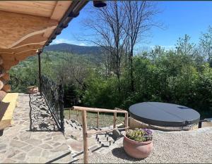 Dom na Zapotoczu. Góralski dom na wyłączność na szczycie skały.