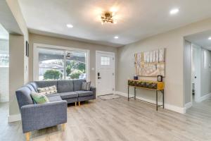 Tampa Home with Covered Patio 8 Mi to Downtown!