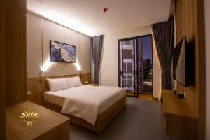 Elysees Sam Son Beach Hotel - Binh Tân