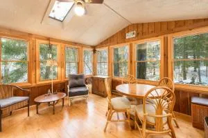 Happy Days - located in the desirable rustic gated resort community - Pet Friendly! - Covert