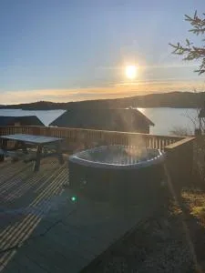 lovely cottage by the sea with hot tub and sauna - Vorland