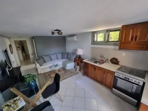 Serene Home, Modern amenities near the beach - Kondodhespótion