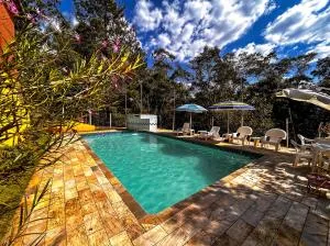 Casa de campo com churrasq e piscina em Embura SP - Embu-Guaçu