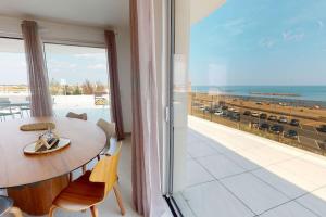 Spendide appartement tout confort, Résidence Archipel T4 en bord de plage, avec grande terrasse aménagée,spa et parking privé