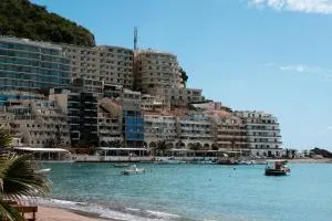 Historic Seafront Family Villa - Rafajlovići