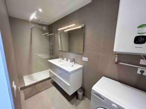 Mia- 4 pers- Standing Neuf, Hyper centre- Terrasse