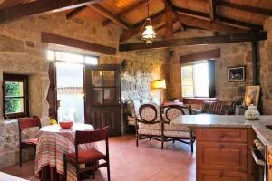 Casita de piedra en la naturaleza a 10 min de la playa - Chandebrito