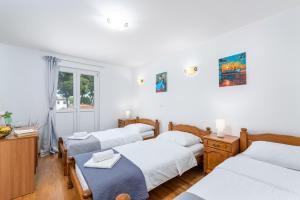 Laco Rooms