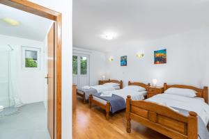 Laco Rooms