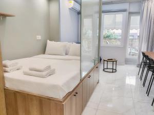 Stylish Fully Equipped City Center Condo