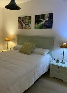 Habitaciones con baño sin cocina ni salón Sierra de las Villas - Mogón