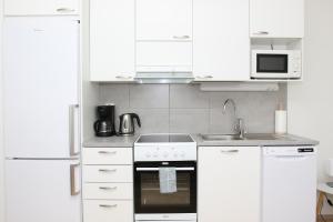 Suite Apartment OUNAS near main center spots Free onsite parking, WiFi