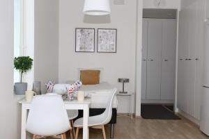 Suite Apartment OUNAS near main center spots Free onsite parking, WiFi