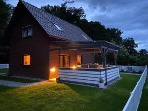Strandhaus Mathea - ruhige Lage direkt am Fleesensee - Parkplatz, Kamin, Sauna - familienfreundlich - Unter Göhren