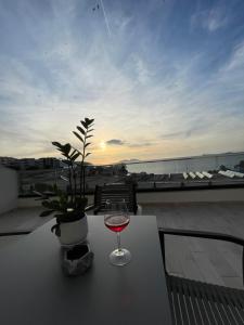 Perla Luxury Apartment - Private Patio & Parking