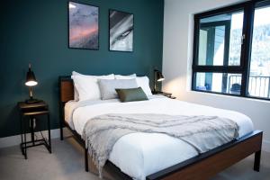 Birdies and Bears by Revelstoke Vacations