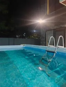 Ultra Luxurious 4BHK Villa with Swimming Pool, Jacuzzi & Pool Table - Kanāria