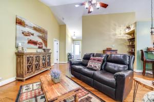 4 Mi to Bear Lake! Summer Retreat w Beach Access