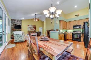4 Mi to Bear Lake! Summer Retreat w Beach Access
