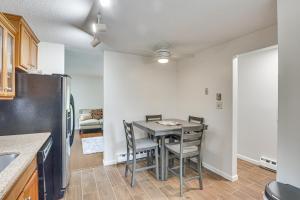 Quaint Bristol Townhome about 14 Mi to West Hartford!