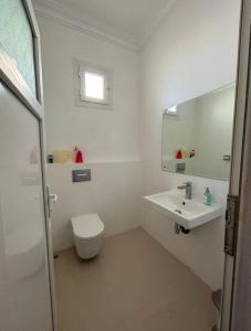 VILLA seeb 2 MIN walk to the beach