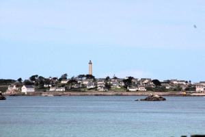 Appartements La Madrague - front de mer, acces prive plage et place de parking : photos des chambres