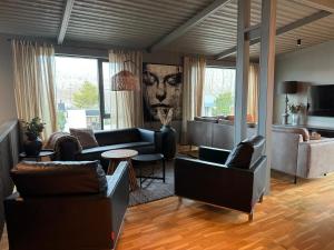 LL Properties - L19 Spacious Boutique Apartment