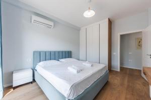 Benis Villa Apartments by PS