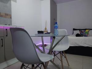 Private room send the host a message