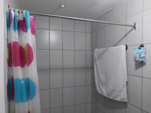 Private room send the host a message