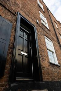 Chester Townhouse inside Roman Walls