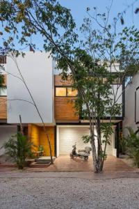 Chic Townhouse With Private Pool And Rooftop View