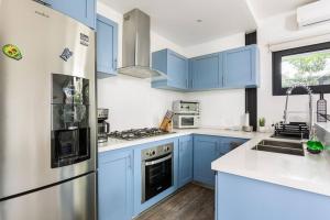 Chic Townhouse With Private Pool And Rooftop View