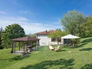 Villa Bruna Montefeltro, villetta indipendente circondata da un grande giardino - Sarsina