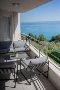 Sea view apartment by Nono Ban