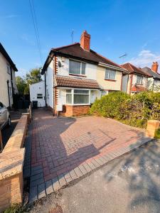 Newly renovated En-Suite Self contained Private Room in Selly Oak Birmingham R1