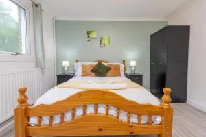 Newly refurbed, 5BR, Sleeps 12 - Great Billing