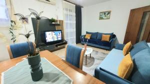 Apartment me qera Lungomare Vlore Medem1