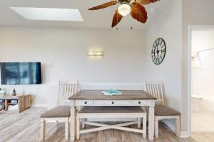 Lazy Lookout on Devils Lake