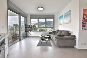 Luxury apartment on the beach - Bat Gallim