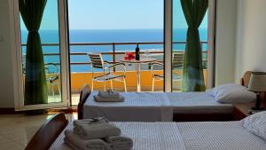 Sea La Vie Apartments